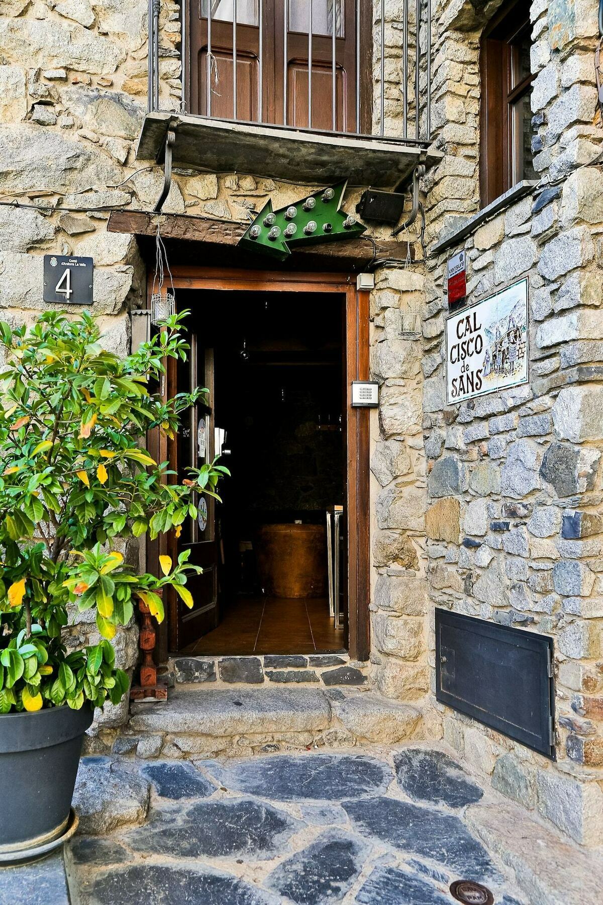 Hostal Cisco De Sans Hotel Andorra la Vella Exterior photo